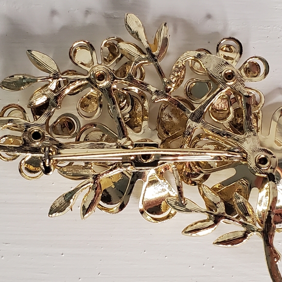 Coro Brooch Flower Pin - Picture 5 of 7